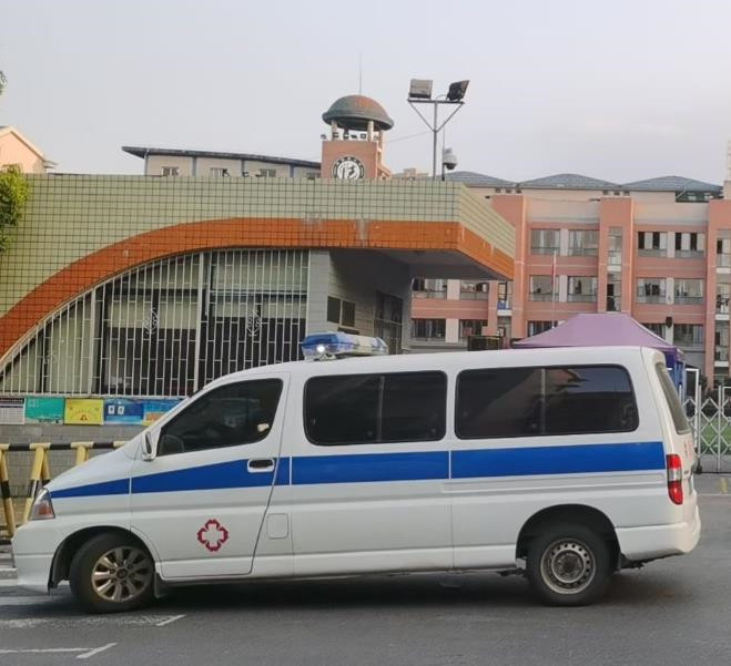 桐乡救护车出租护送骨折病人一公里多少钱